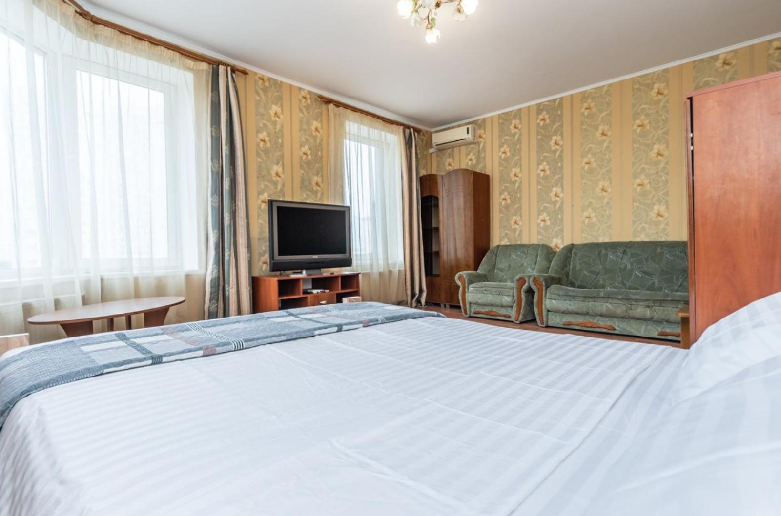 Комфортная Квартира На Метро Осокорки Kiev Exterior foto